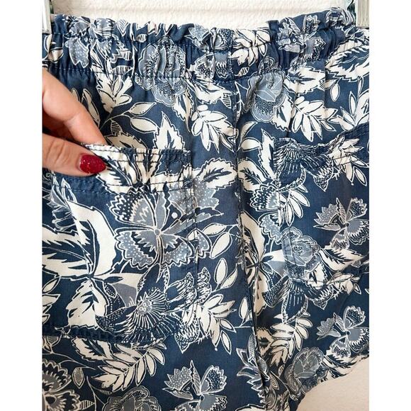 American Eagle Womens Shorts Size Medium Lyocell Blue Tropical Floral Pockets - Picture 4 of 9